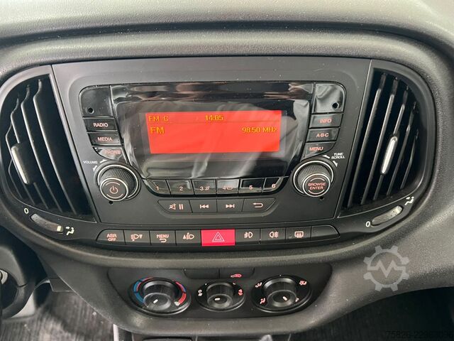Furgão de painéis FIAT Doblò Maxi Kasten*2.Hand*PDC*