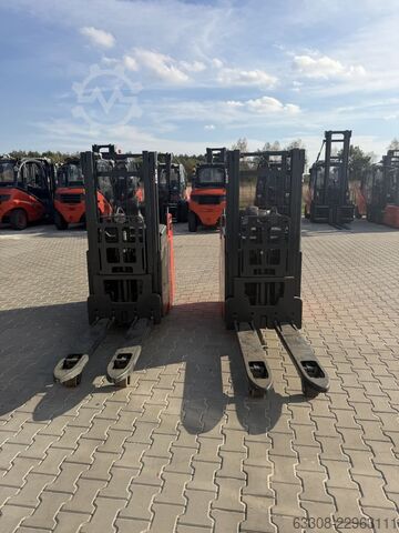 Empilhador manual Linde D10 FP