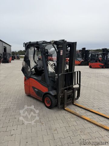 Empilhador eléctrico de 3 rodas Linde E14-02