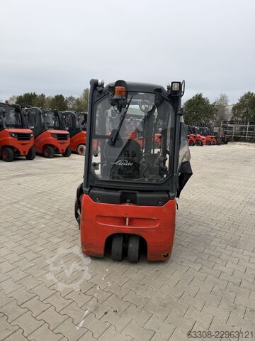Empilhador eléctrico de 3 rodas Linde E14-02