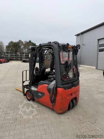 Empilhador eléctrico de 3 rodas Linde E14-02