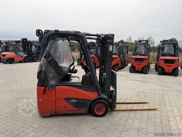 Empilhador eléctrico de 3 rodas Linde E14-02