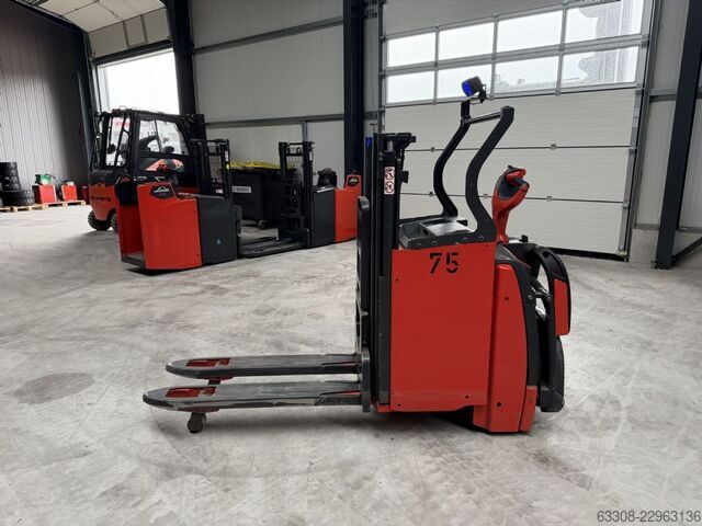 Empilhador manual Linde D10 AP