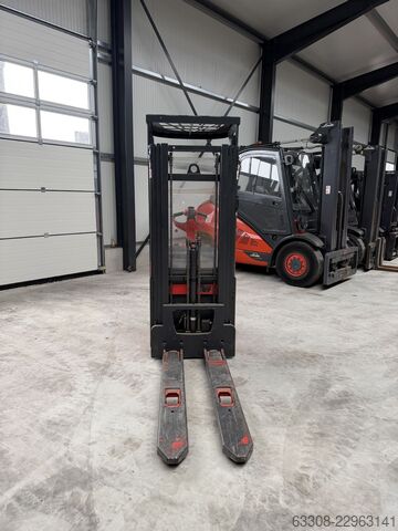 Empilhador manual Linde L14AP