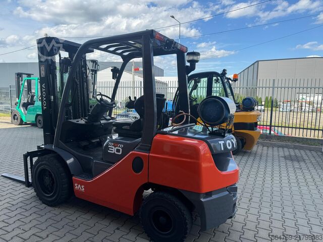 Wózek widłowy Toyota 06-8FGF30 / Triplex / 2021 year