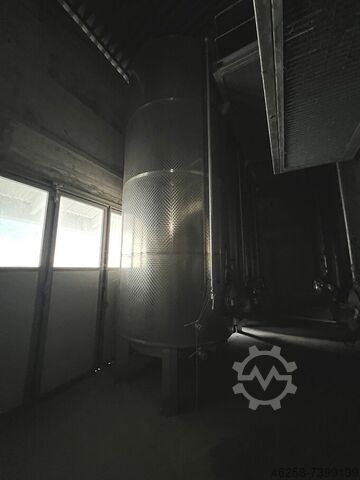 Εγκατάσταση δεξαμενής ζυμωτηρίου κόκκινου κρασιού DEFRANCESCHI 100 000 Liter