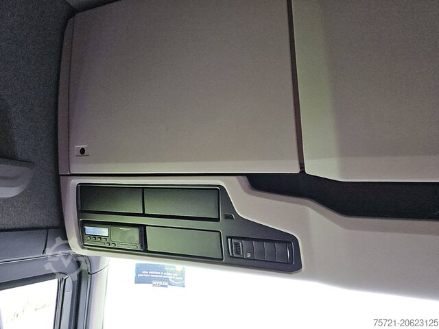 Standaard trekker SCANIA S450 RETARDER 2X TANK