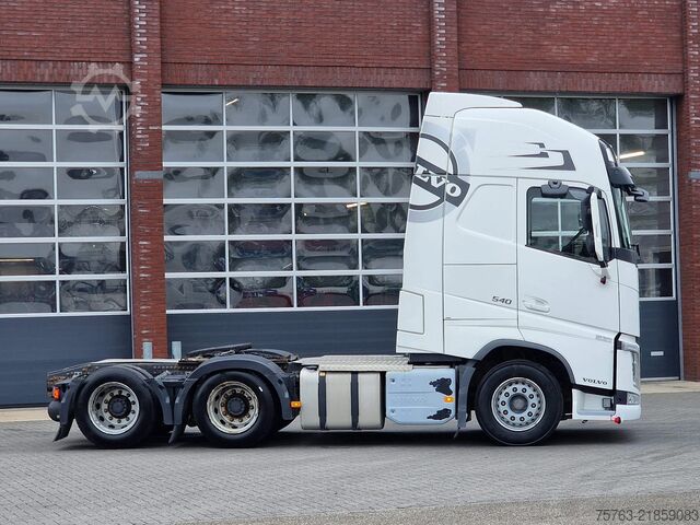 Padrão-SZM Volvo FH 13.540 Globetrotter 6x4 Lift axle - PTO/Hydr...