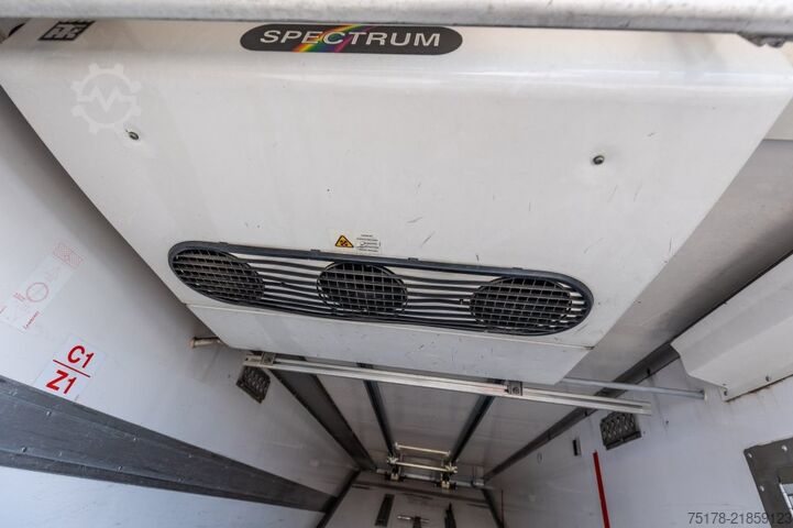 Refrigerated/freezer transport RENAULT MIDLUM 220 DXI +TK T1000 R MT+DHOLLANDIA