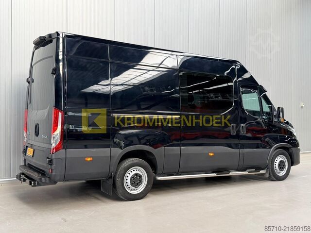 Delivery van Iveco 35 S 18 Mobiele werkplaats