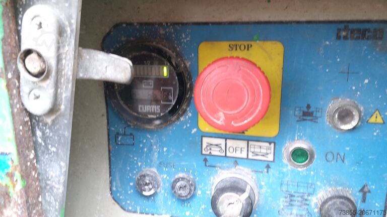 Sto za podizanje makaza Iteco IG 10130 (9,85m)