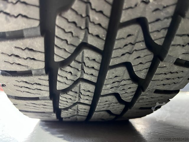 Minibus VOLKSWAGEN CRAFTER 2.0TDI 8 SITZE TEMPOMAT KLIMA AHK 1.HAND