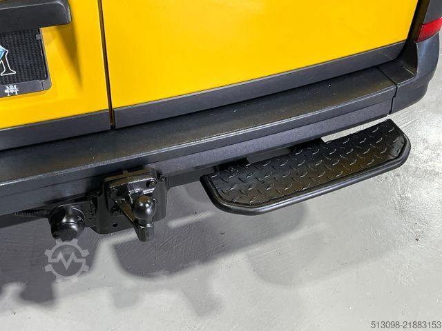 Minibus VOLKSWAGEN CRAFTER 2.0TDI 8 SITZER TEMP. KLIMA AHK 1.HAND