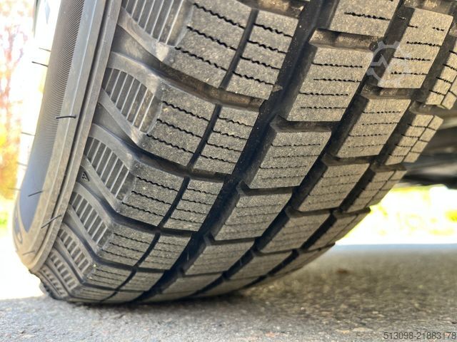 Furgone chiuso VOLKSWAGEN CRAFTER 2.0TDI XXXL KOFFER RAMPE KAMERA 177 PS