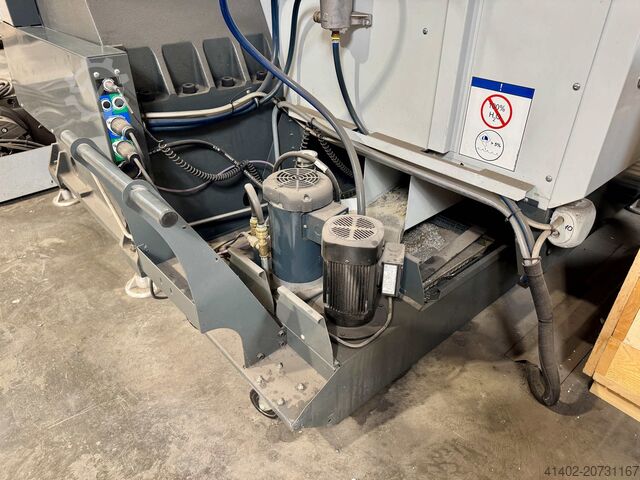 Bearbetningscenter / 1350 spindeltimmar. Haas VF 3