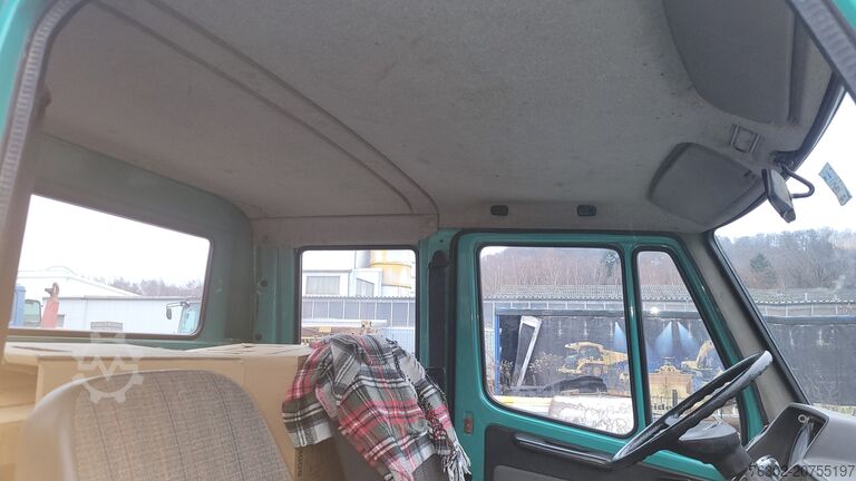 Platform truck Mercedes-Benz 308 Doka Pritsche AHK