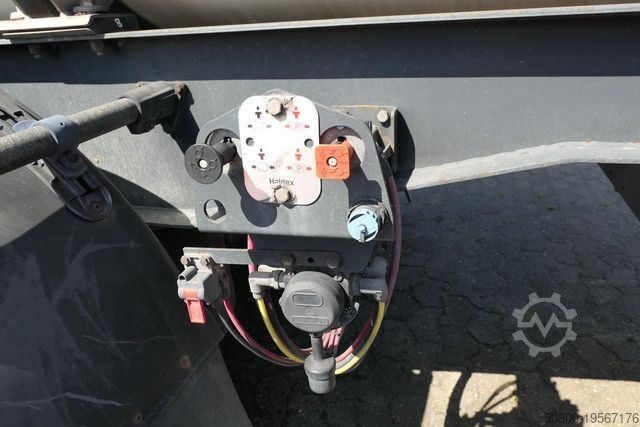 Ημιρυμουλκούμενο βυτιοφόρο Zorzi 38 S ET, Isoliert, 32m³, 4 Kammern, BPW