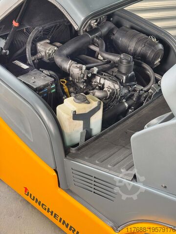 Carregador frontal a GPL Jungheinrich TFG 320s - Service Neu - VW Motor - 4.5m Hub - 2t