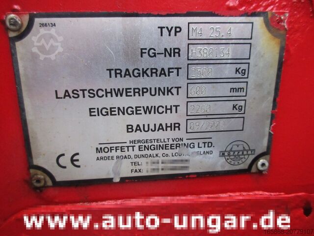 Lastbilmonteret gaffeltruck Moffett M4 M25.4 4-Wege Mitnahmestapler Allrad G