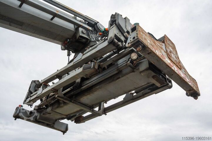 Vollcontainer Reachstacker CVS Ferrari F269.5