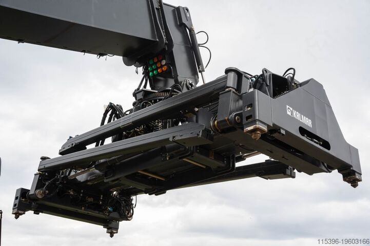 Volle container reachstacker Kalmar DRG450-60C5X