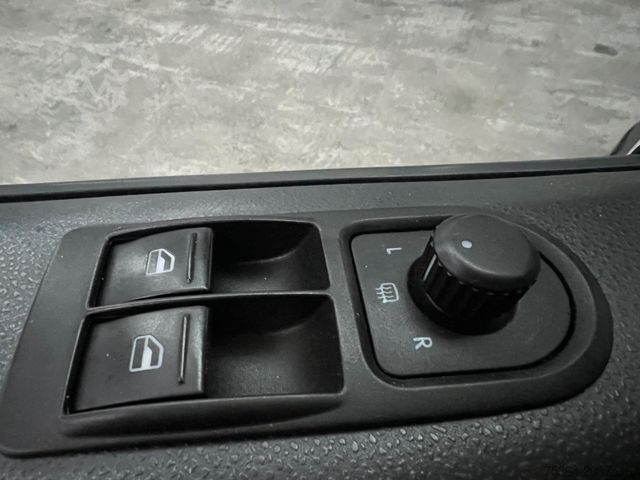 Minibusz VOLKSWAGEN T5 Kombi 2.0 Tdi Lang L2 9Sitzer Automatik Klima