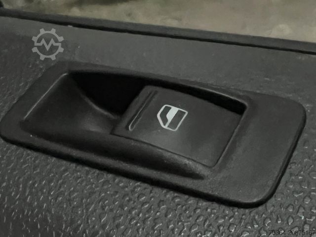 Minibusz VOLKSWAGEN T5 Kombi 2.0 Tdi Lang L2 9Sitzer Automatik Klima