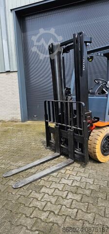 Forklift Toyota 8FBMT40