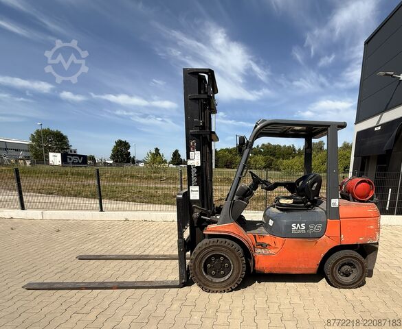 Chariot élévateur Toyota 02-7FGJF35