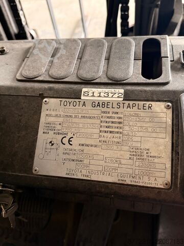 Chariot élévateur Toyota 02-7FGJF35