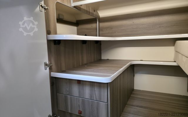 Semi-integrated camper ROLLER TEAM Kronos 234 TL *Vollausstattung* Reduziert!