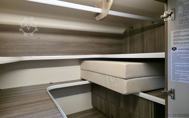 Semi-integrated camper ROLLER TEAM Kronos 234 TL *Vollausstattung* Reduziert!