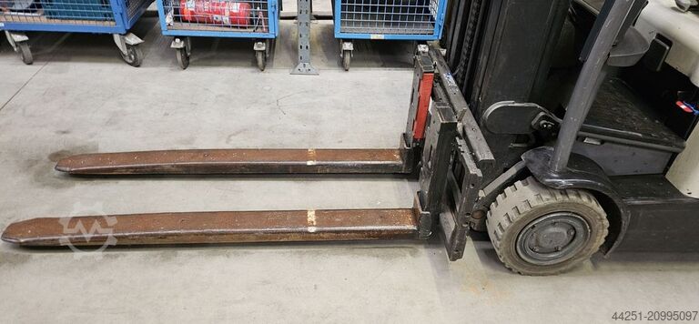 Carretilla eléctrica de 3 ruedas contrapesada Crown SC 5360