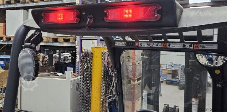 Carretilla eléctrica de 3 ruedas contrapesada Crown SC 5360