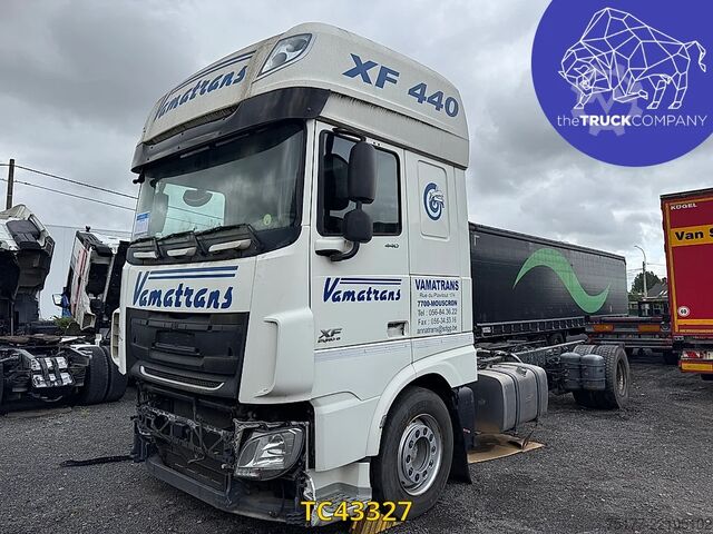 Chassis met cabine DAF XF 440