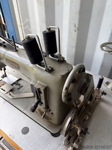 PFAFF 122-6B S Naaimachine voor het naaien van leer en bekledingsstof met drievoudig transport PFAFF 122-6B S Maszyna do szycia skóry tapicerki transport potrójny PFAFF 122-6B S Maszyna do szycia skóry tapicerki transport potrójny