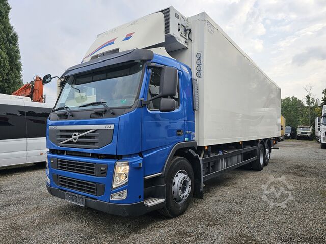 Koelwagen Volvo FM330 Multizone Lenk u. Kühlkoffer