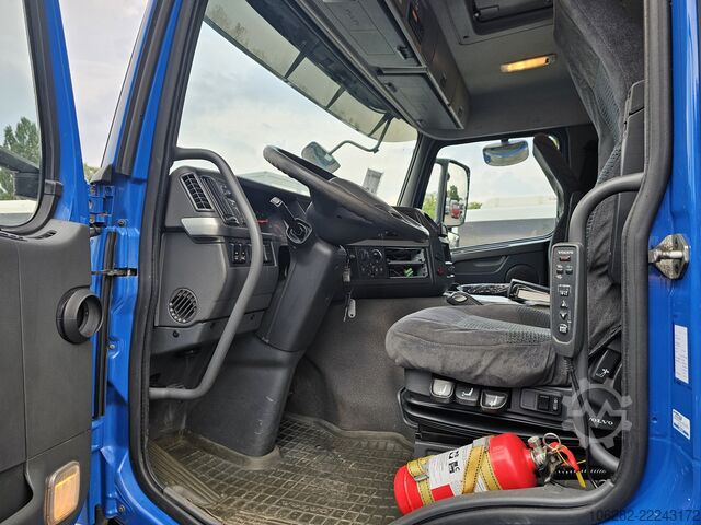 Koelwagen Volvo FM330 Multizone Lenk u. Kühlkoffer