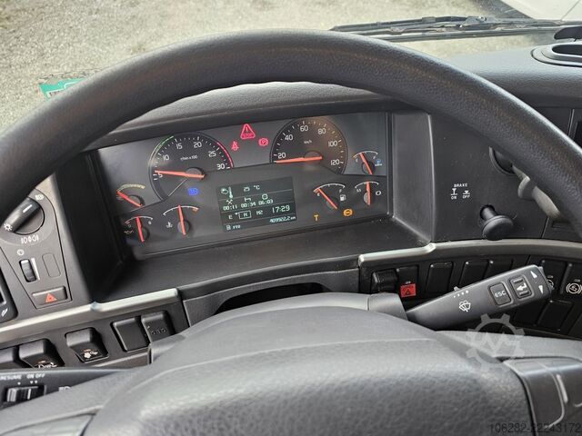 Koelwagen Volvo FM330 Multizone Lenk u. Kühlkoffer