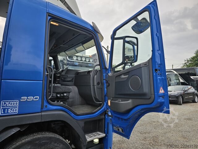 Koelwagen Volvo FM330 Multizone Lenk u. Kühlkoffer