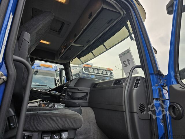 Koelwagen Volvo FM330 Multizone Lenk u. Kühlkoffer
