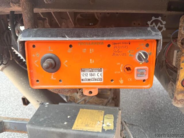 Bavul Schmitz Cargobull SCB*S3B / DHOLLANDIA 3000kg /  LIFTAS / STUURAS