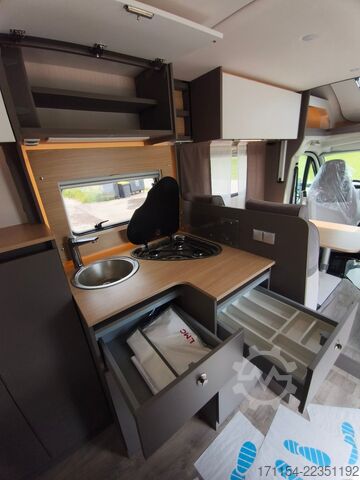 Camper semintegrato LMC Tourer lift H 730 ,Hubbett,