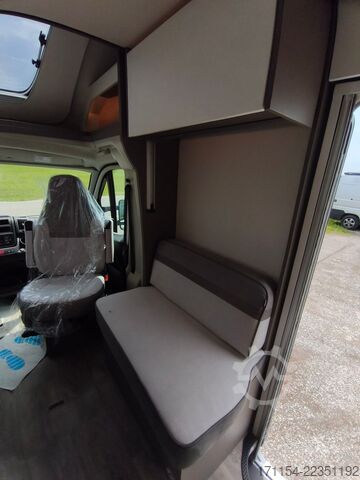 Camper semintegrato LMC Tourer lift H 730 ,Hubbett,