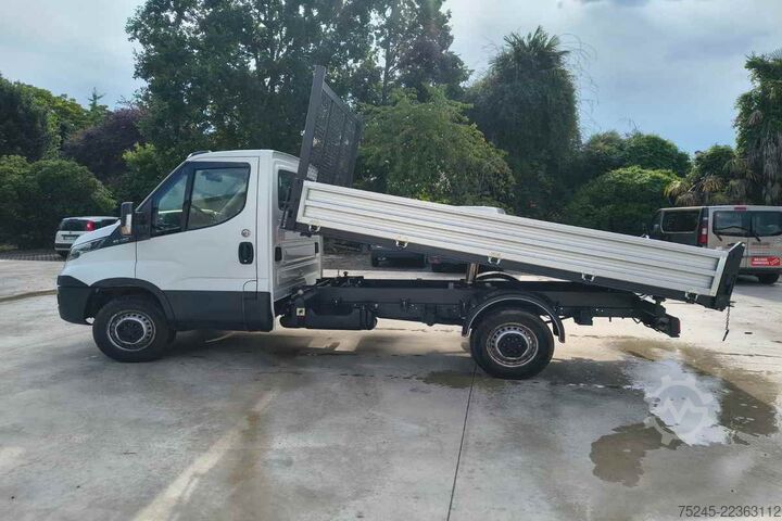 Furgone ribaltabile a tre lati Iveco DAILY 35S 12 2.3 RIBALTABILE TRILATERALE