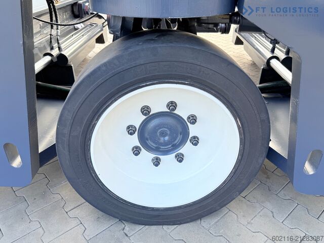 Négyirányú targoncát Combilift C8000 GAS TRIPLEX 8300 WIDE POSITIONER