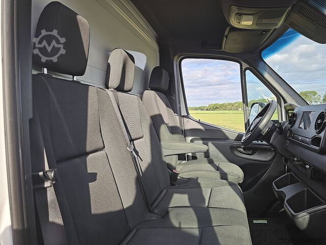 Valise MERCEDES-BENZ SPRINTER 515 Bakwagen Laadklep!