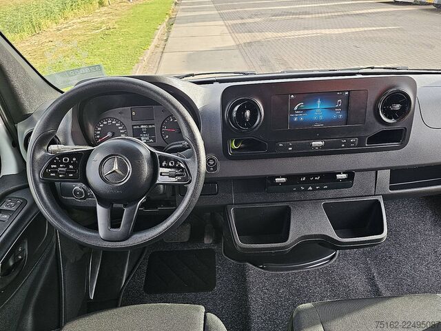 Valise MERCEDES-BENZ SPRINTER 515 Bakwagen Laadklep!