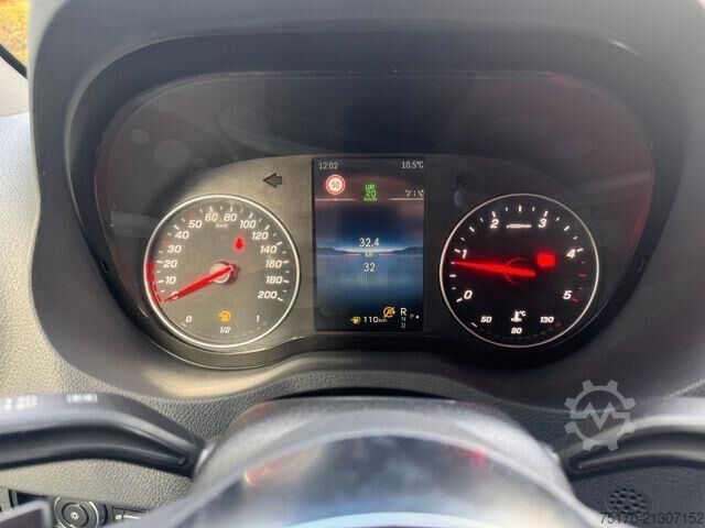 Kombi s vysokou střechou Mercedes-Benz Sprinter 317 CDI 3665 9G DISTRONIC AHK