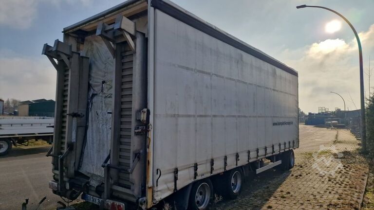 3 tengelyes ponyvás utánfutó 2 rámpával BFR Wisskirchen PLS315